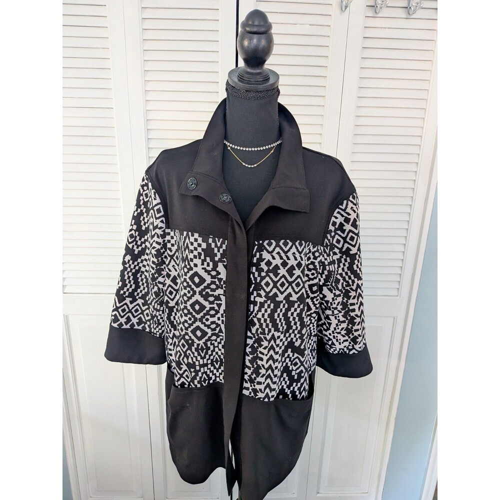 Focus 2000 Jacket Womens 14 Hidden Snap Black & White Geo Scuba Fabric Blazer